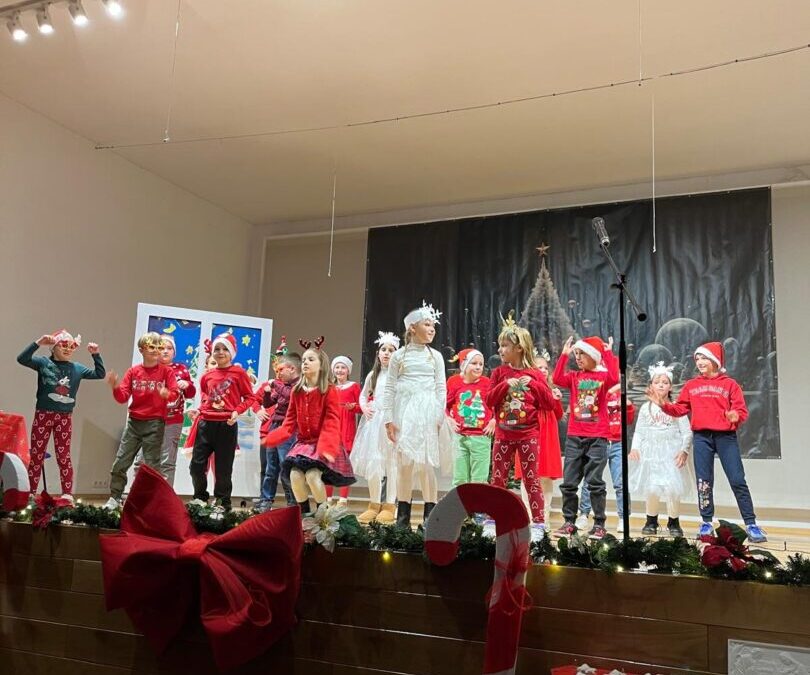 Božićna priredba “Ususret Božiću”